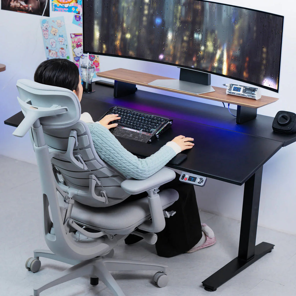 Tilt - Adjustable Desk