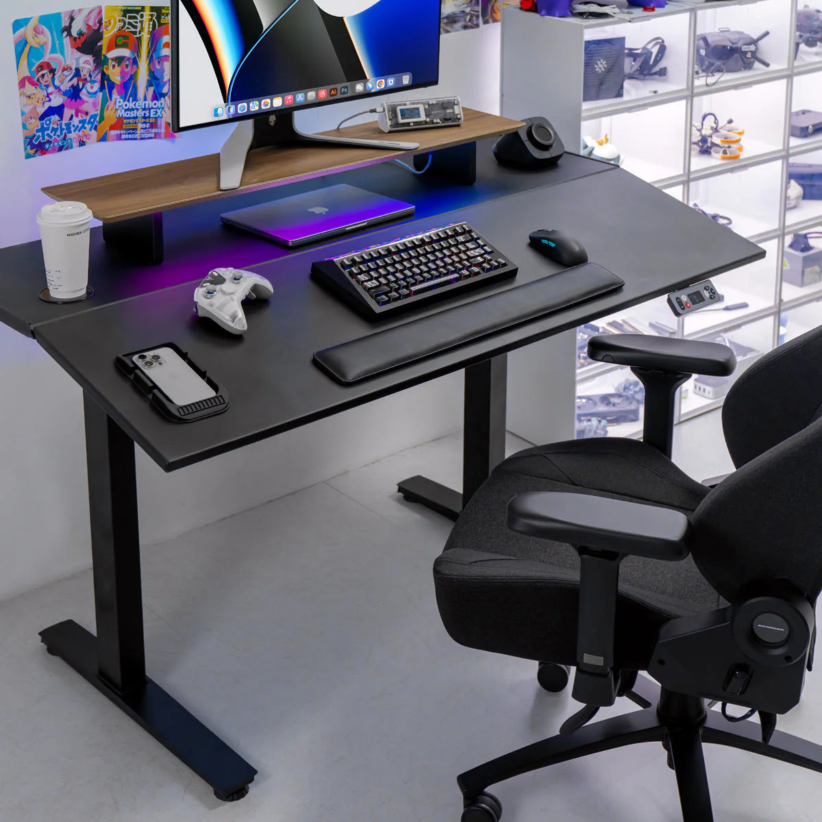 Tilt - Adjustable Desk